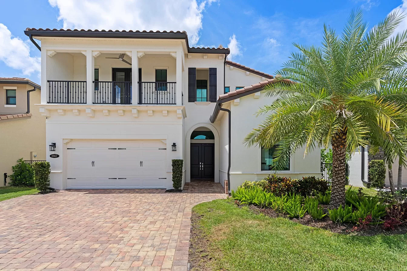 8867 Grand Prix Ln