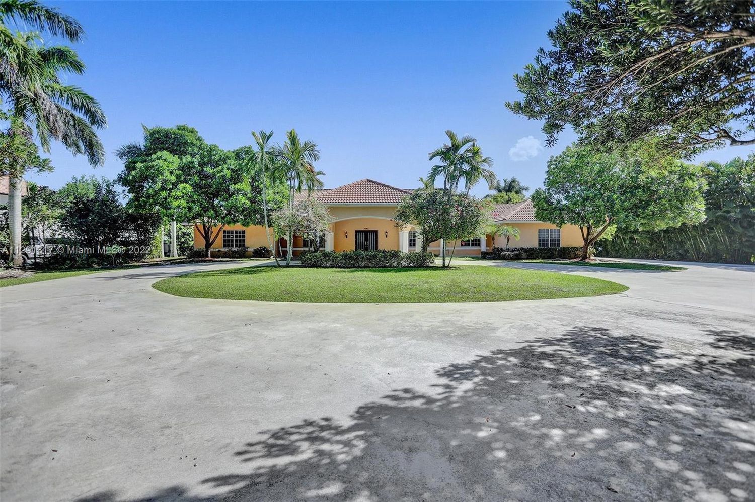 8946 Wendy Lane West