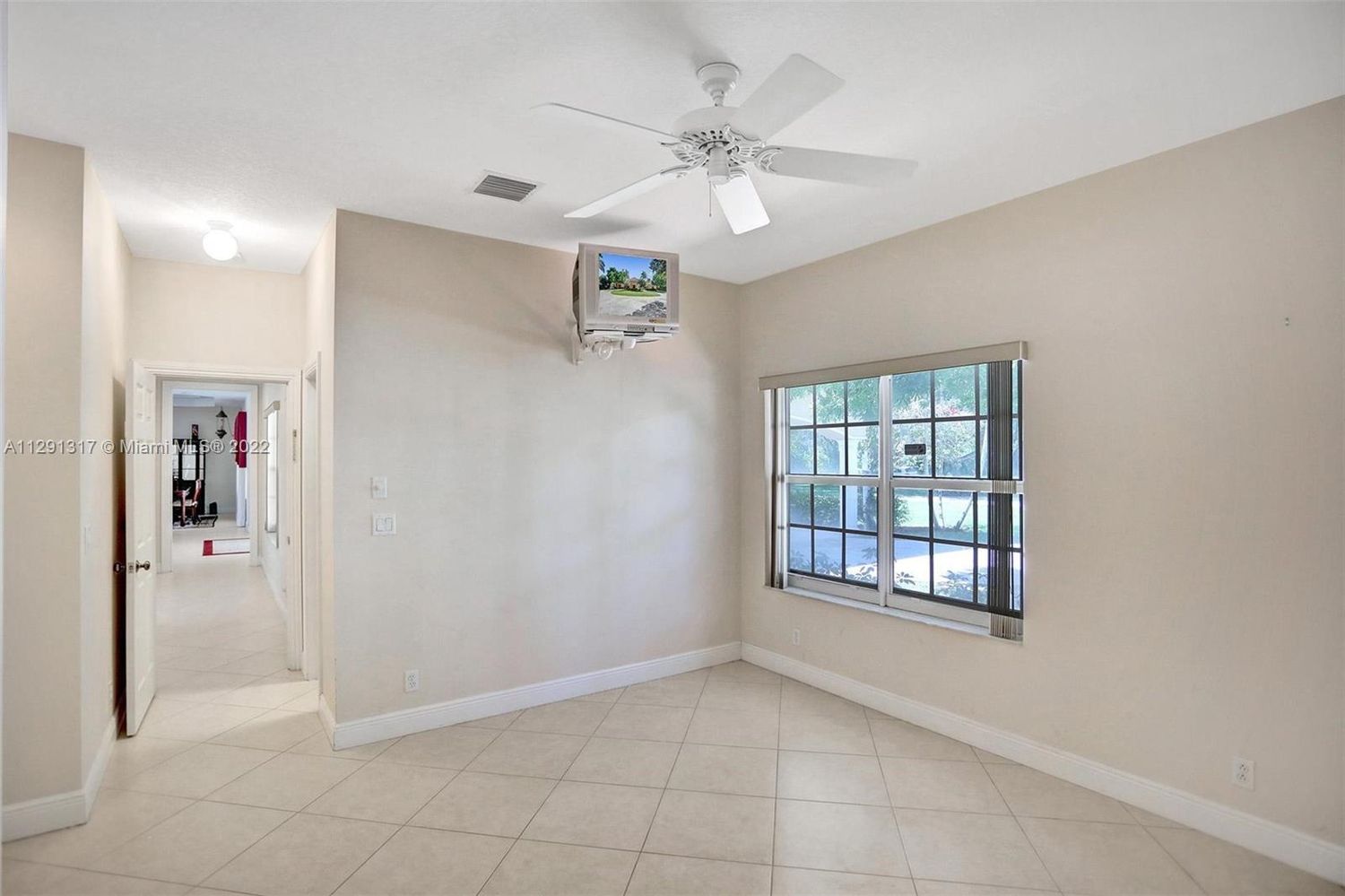 8946 Wendy Lane West