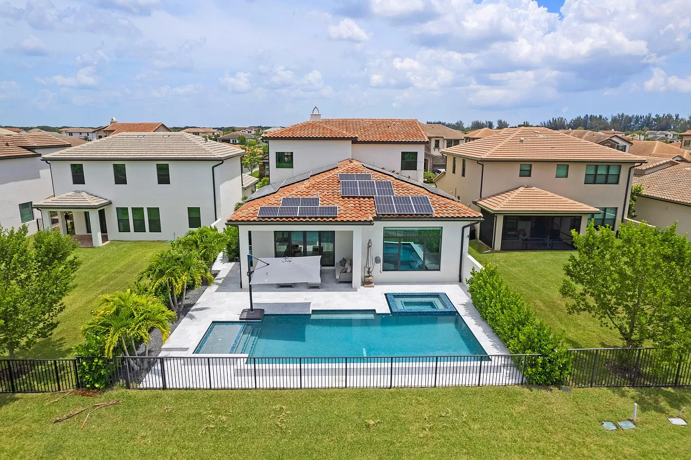 8867 Grand Prix Ln