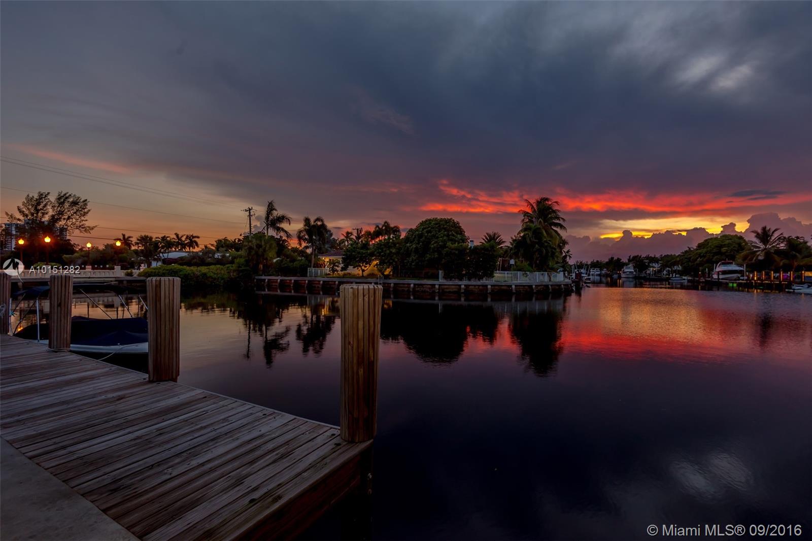 524 Oleander Dr