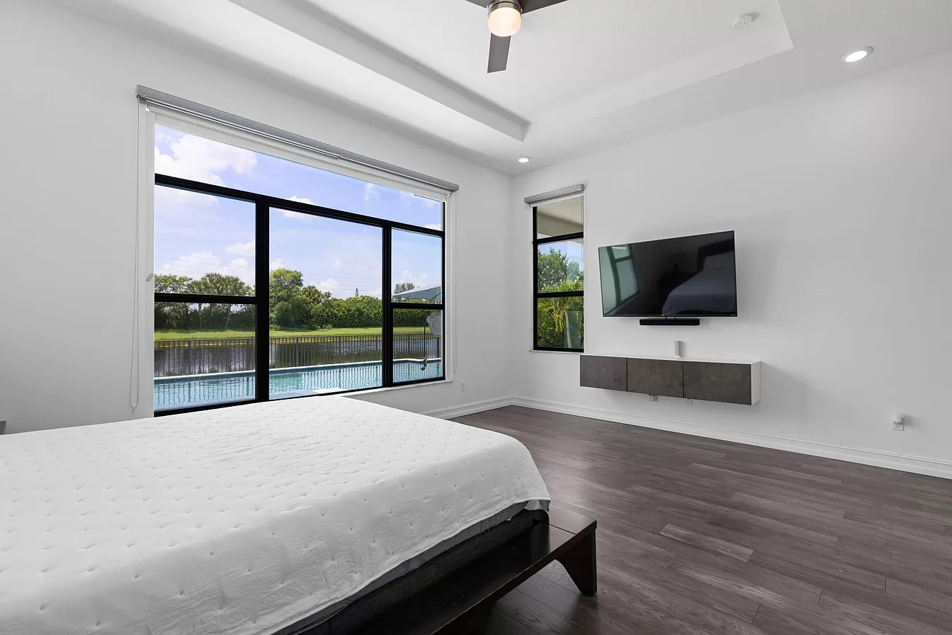 8867 Grand Prix Ln