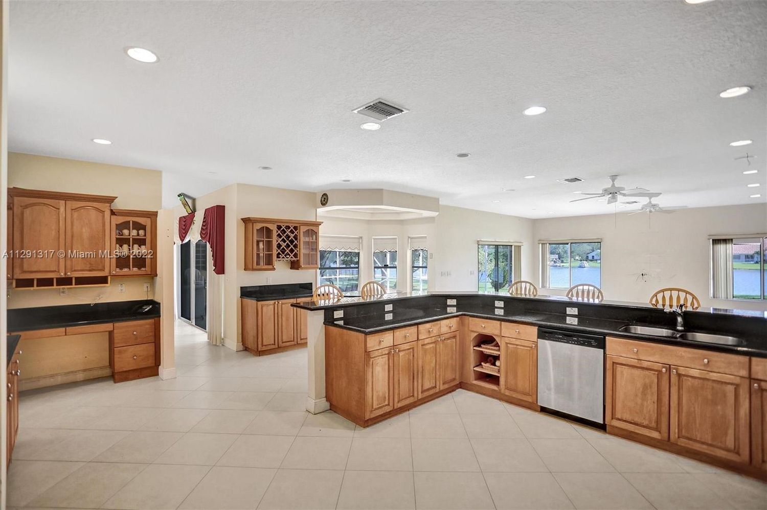 8946 Wendy Lane West