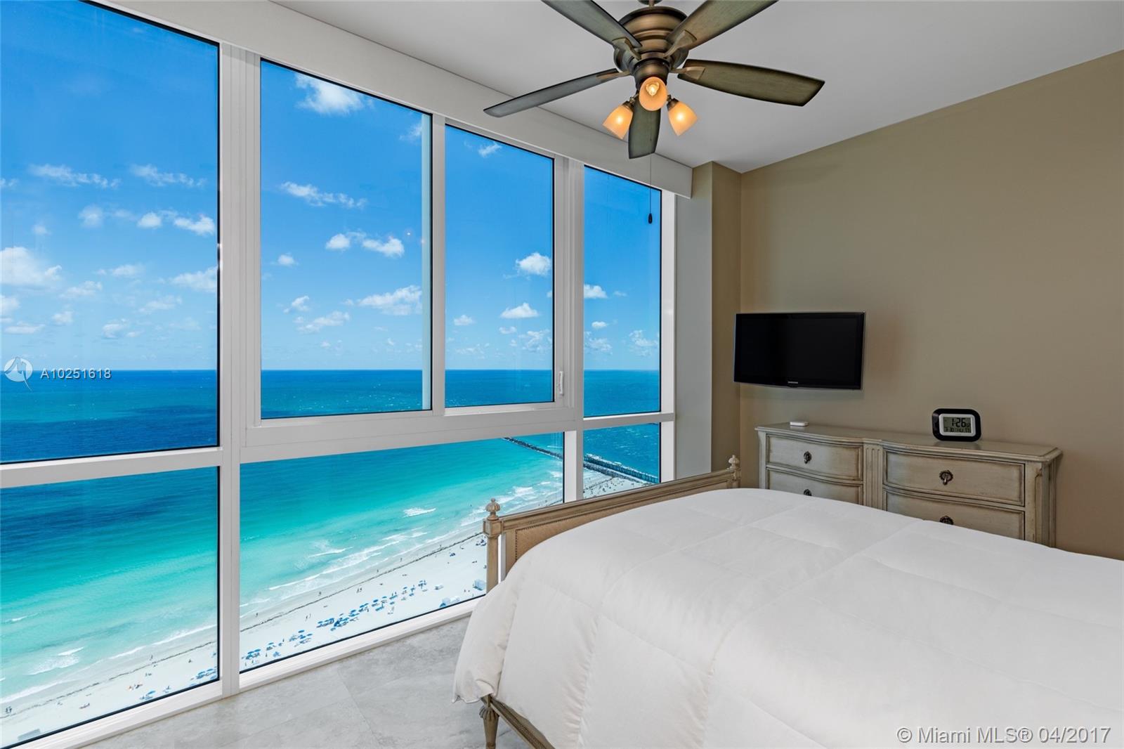 50 S Pointe Dr 3402
