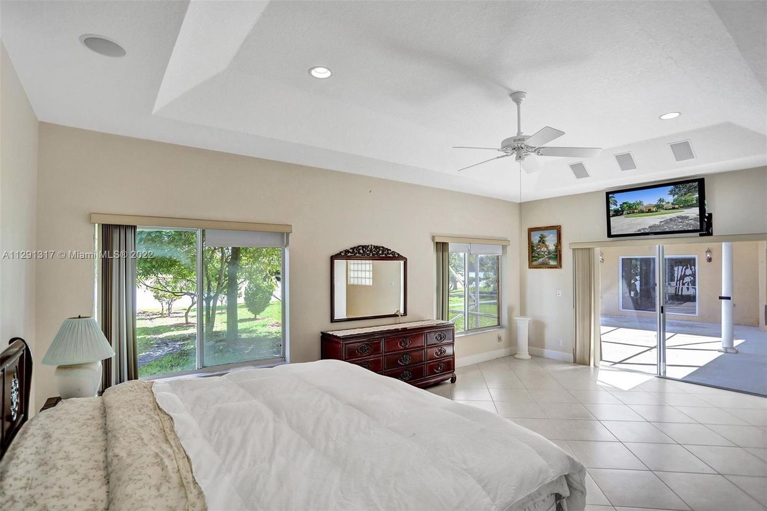 8946 Wendy Lane West