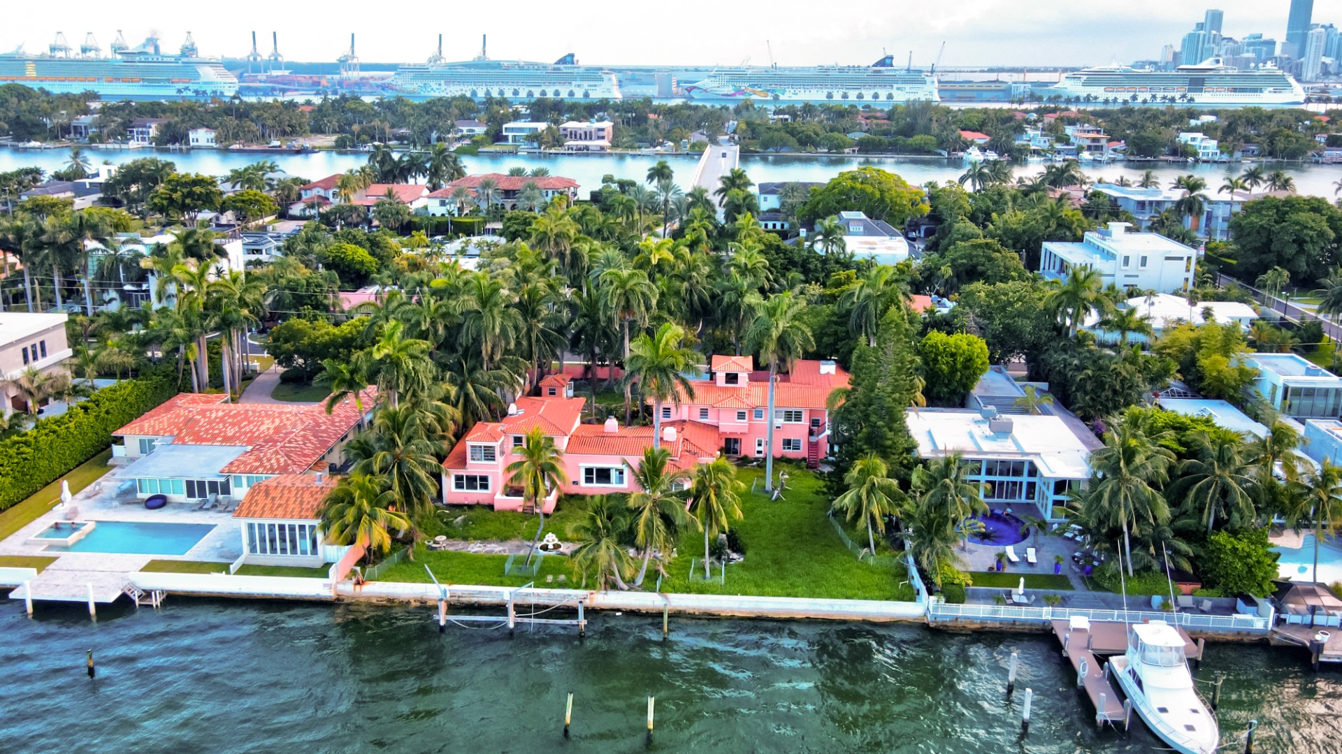 225 N Hibiscus Dr