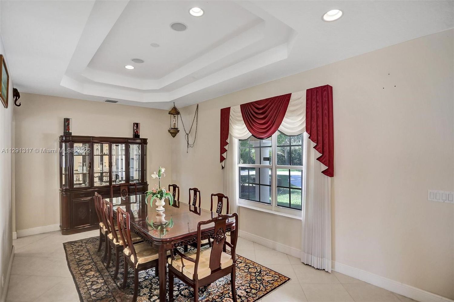 8946 Wendy Lane West