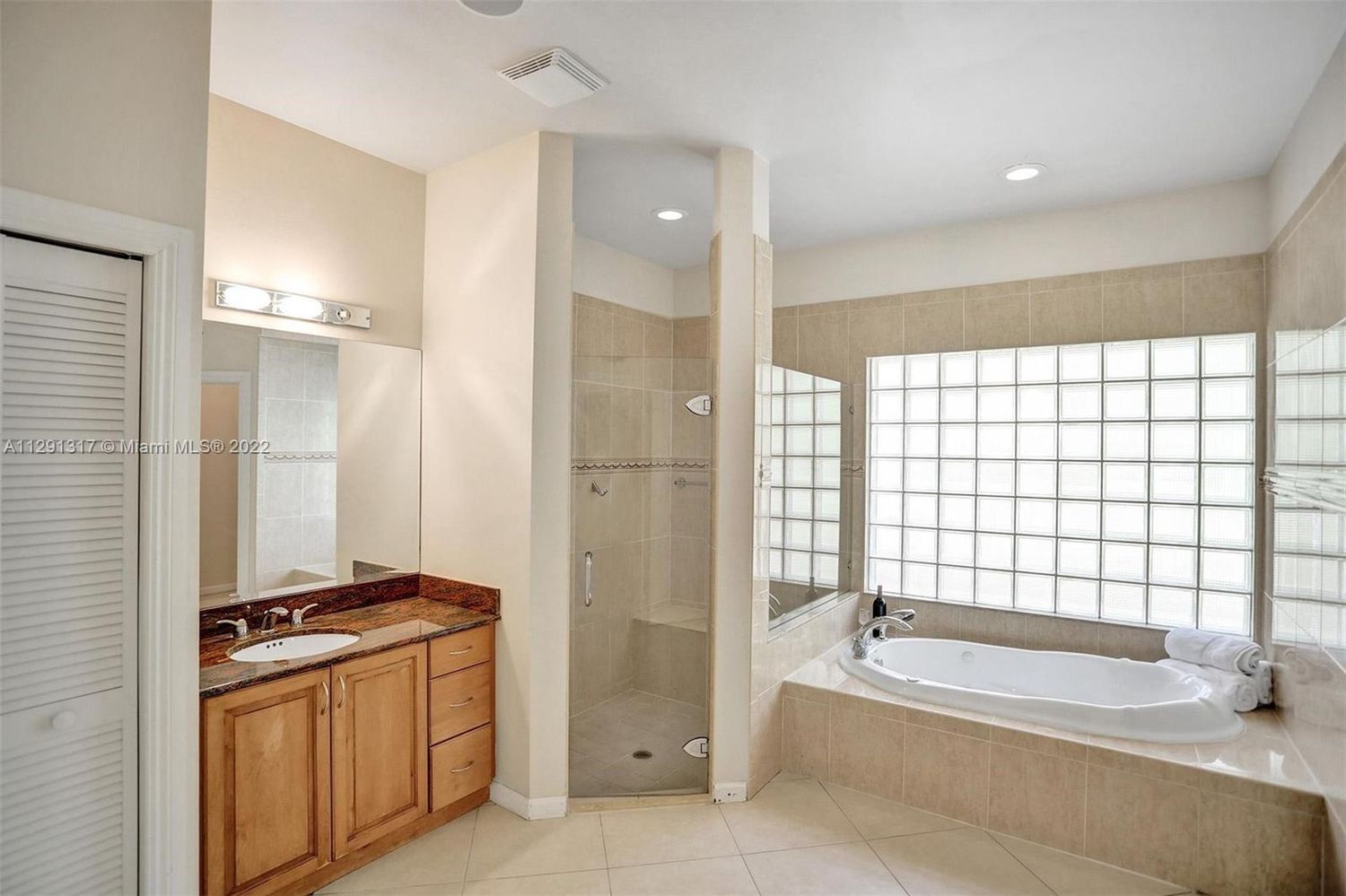 8946 Wendy Lane West