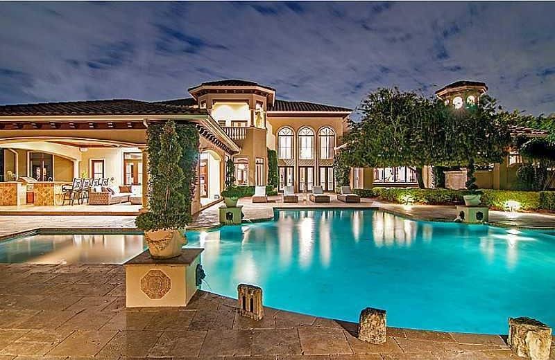 8747 Twin Lake Dr