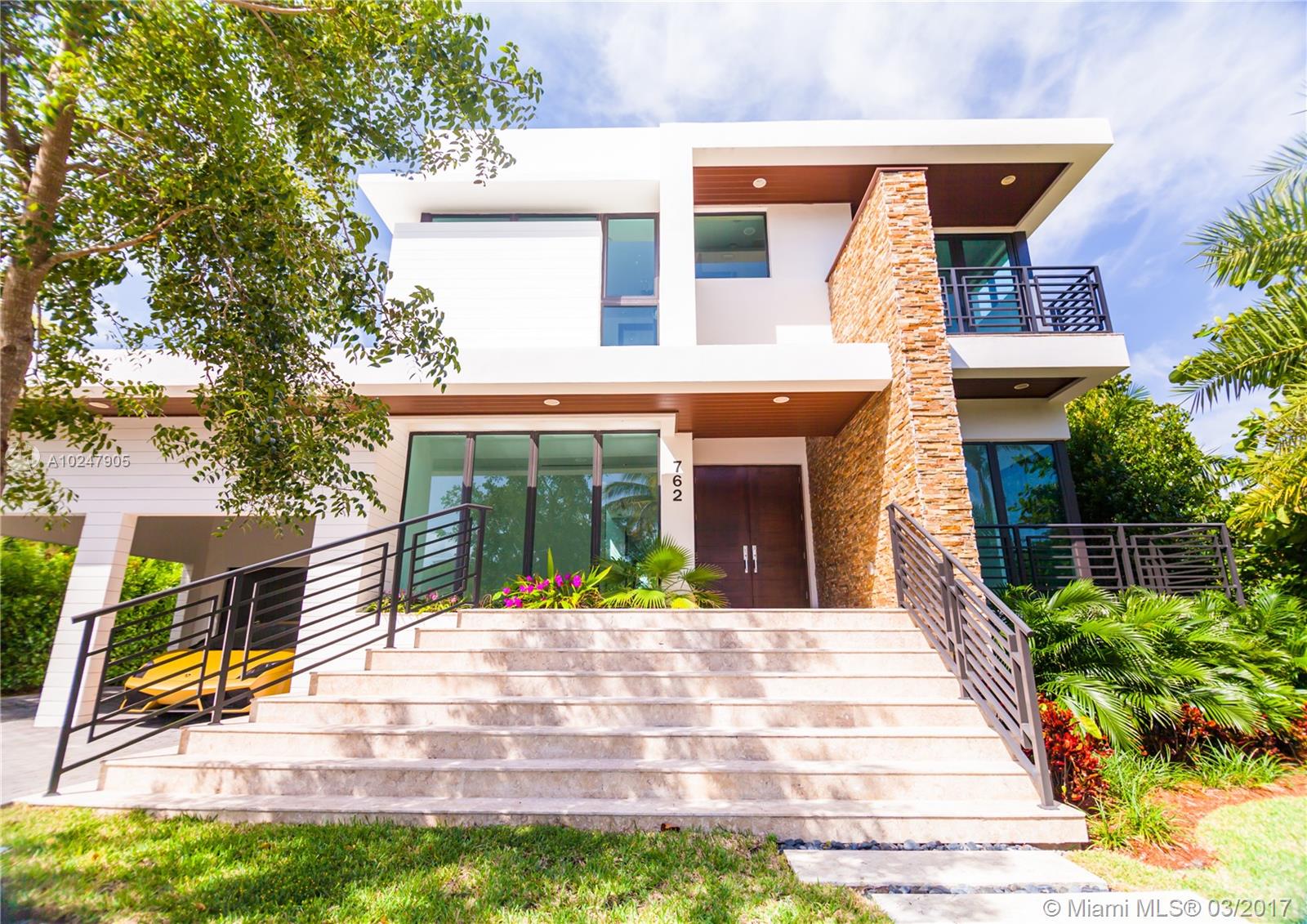 762 Fernwood Rd