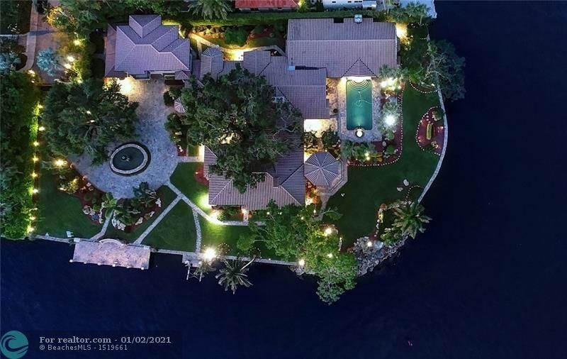 1300 Brickell Dr