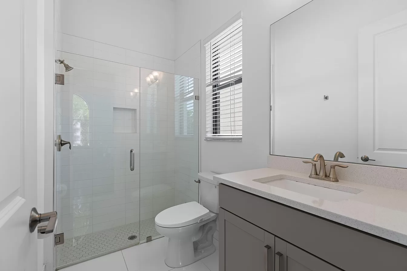 8867 Grand Prix Ln