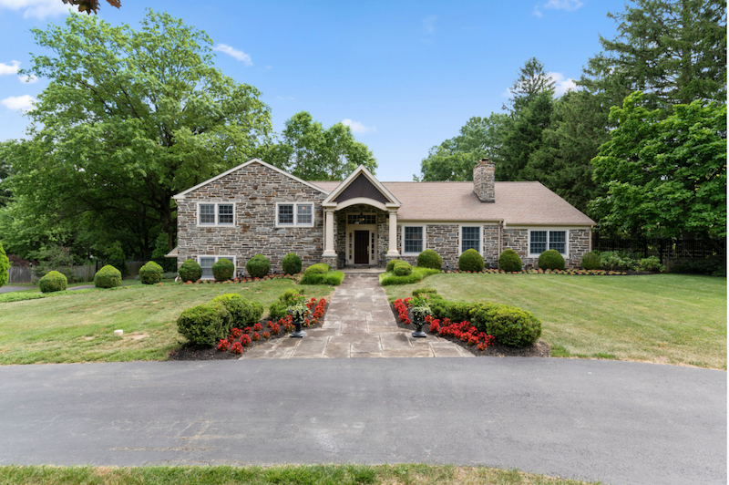 1111 Robin Road