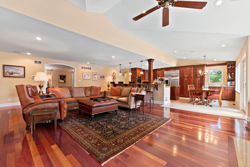1111 Robin Road