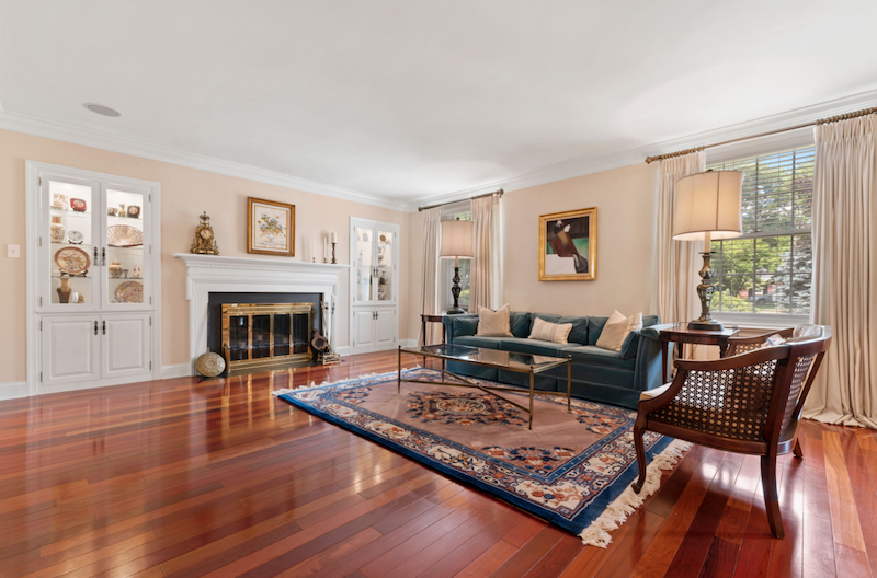 1111 Robin Road