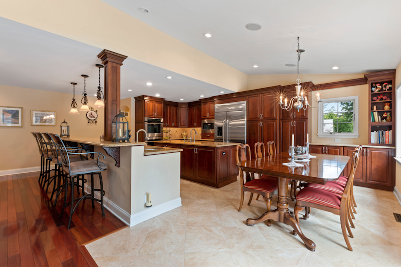1111 Robin Road