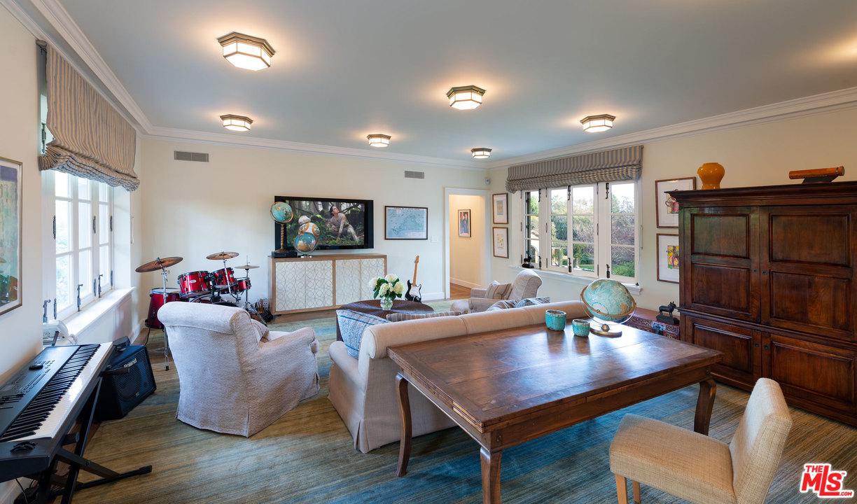 334 S Burlingame Avenue