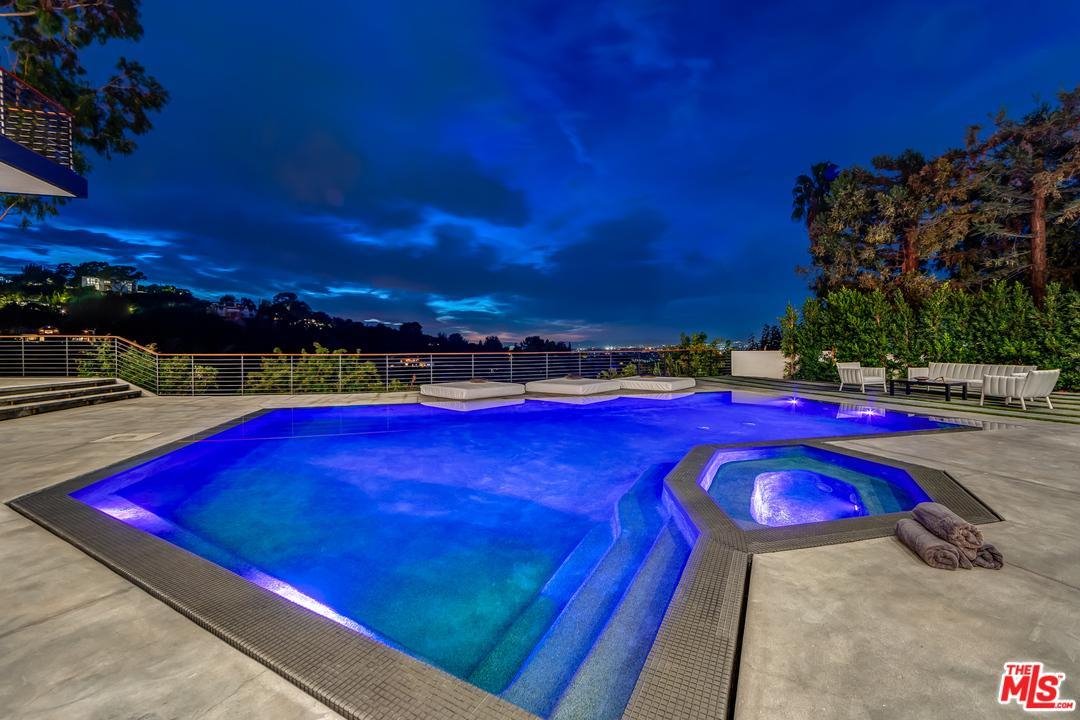 12954 Blairwood Dr
