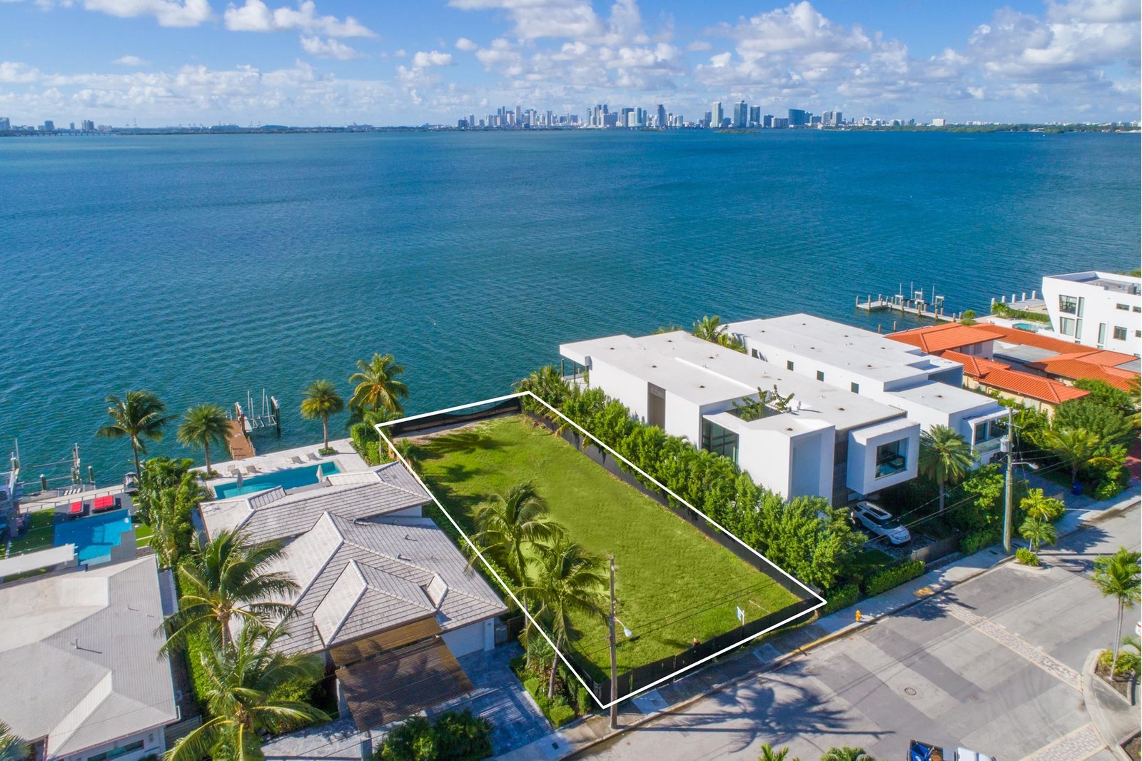 1630 S Treasure Dr