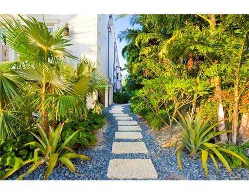 70  PALM AV