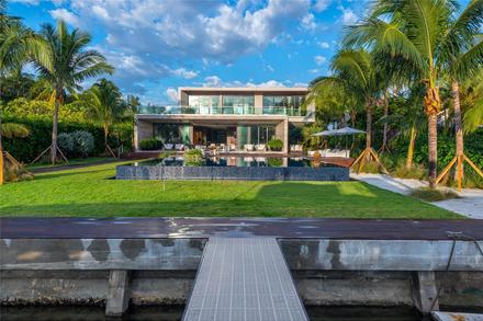 4395 PINE TREE DR