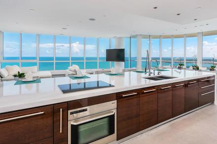 100 S Pointe Dr 3303