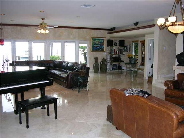 7950 BISCAYNE POINT CR