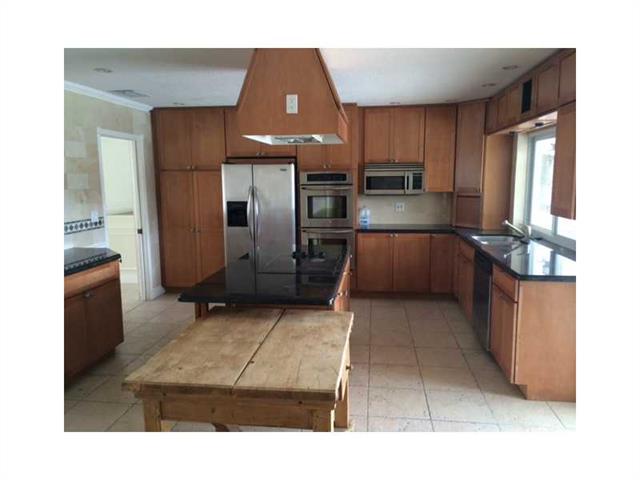 2142 NE 122 RD