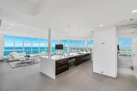 100 S Pointe Dr 3303