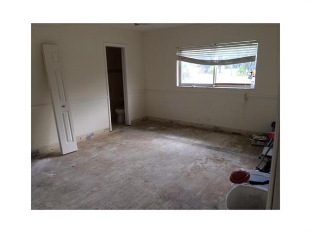 2142 NE 122 RD