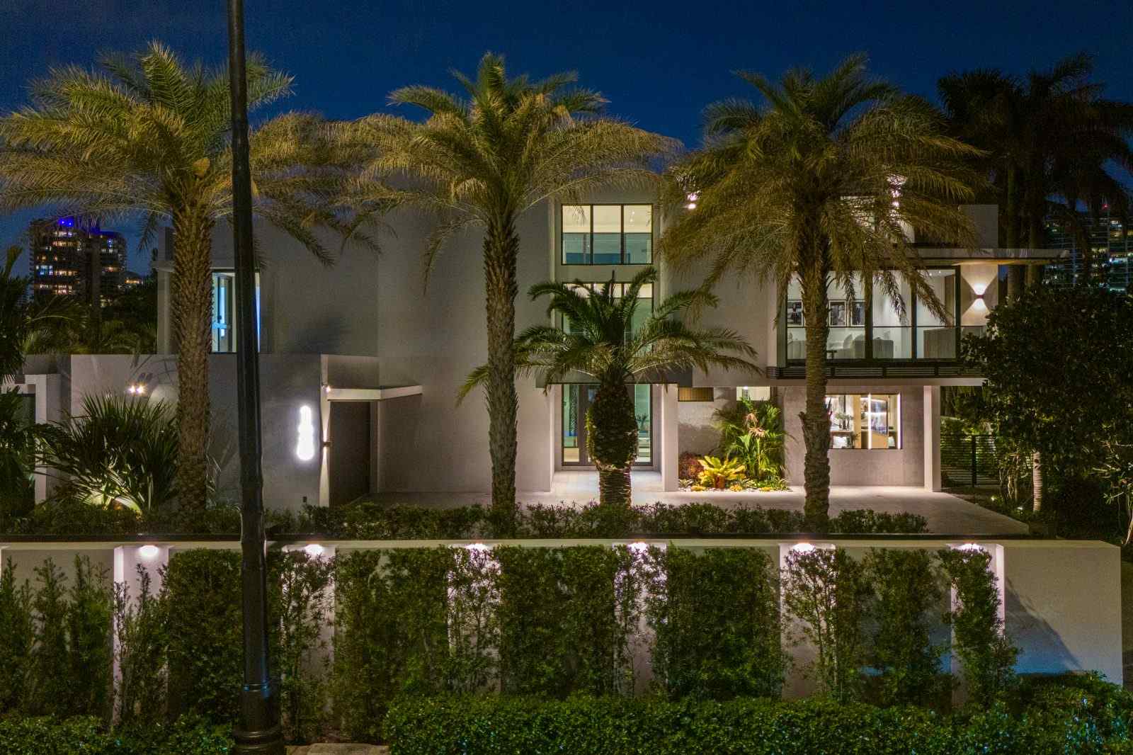 128  Ocean Blvd