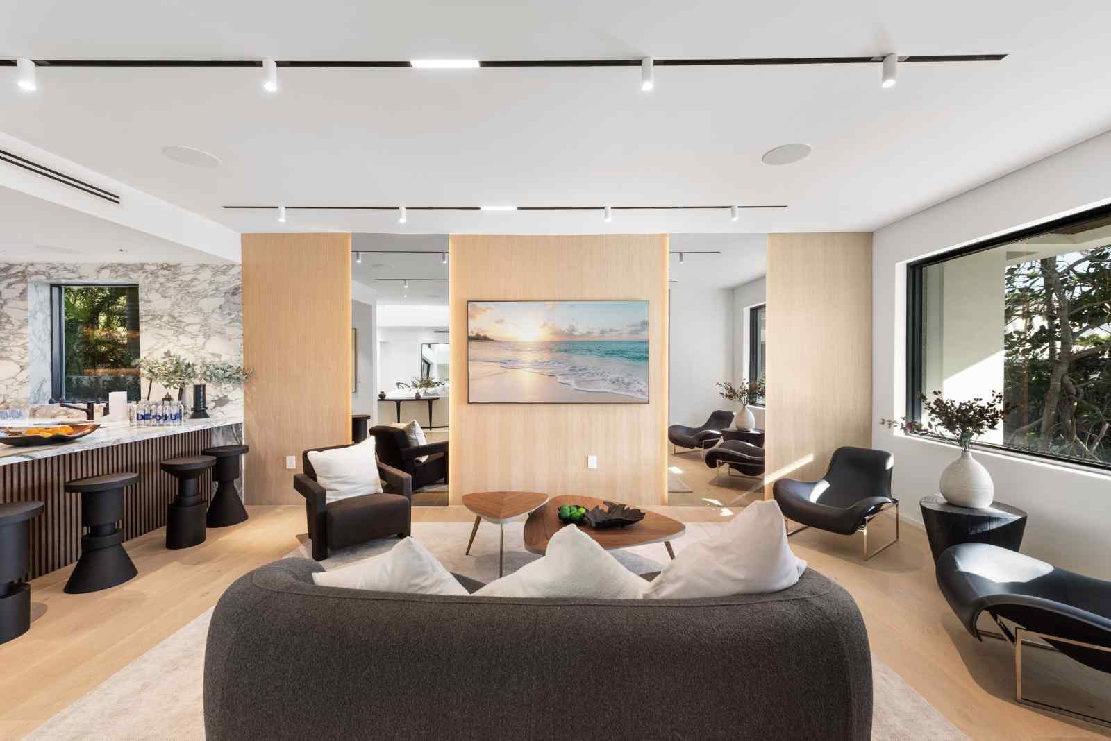128  Ocean Blvd