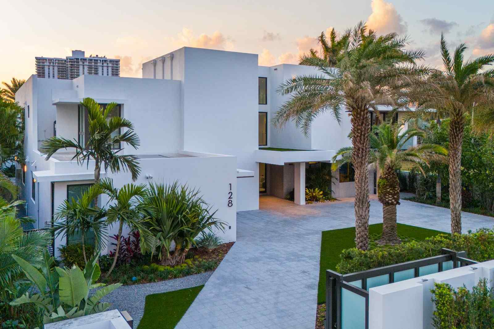 128  Ocean Blvd