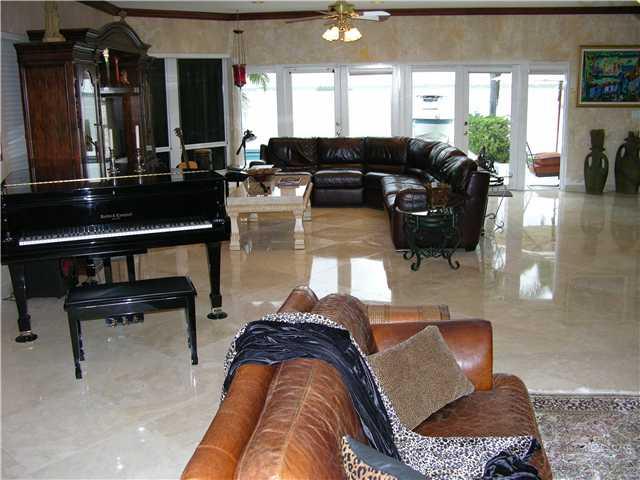 7950 BISCAYNE POINT CR