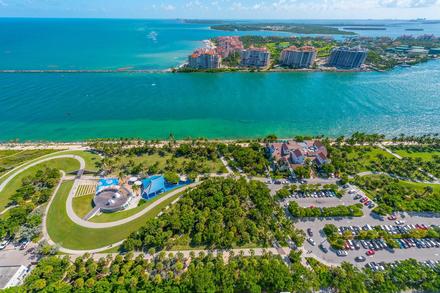100 S Pointe Dr 3303