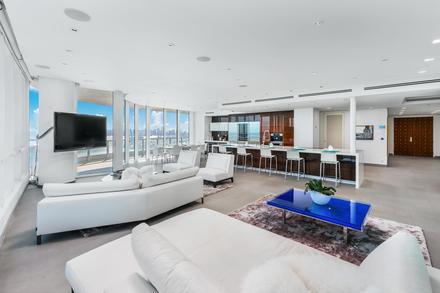 100 S Pointe Dr 3303