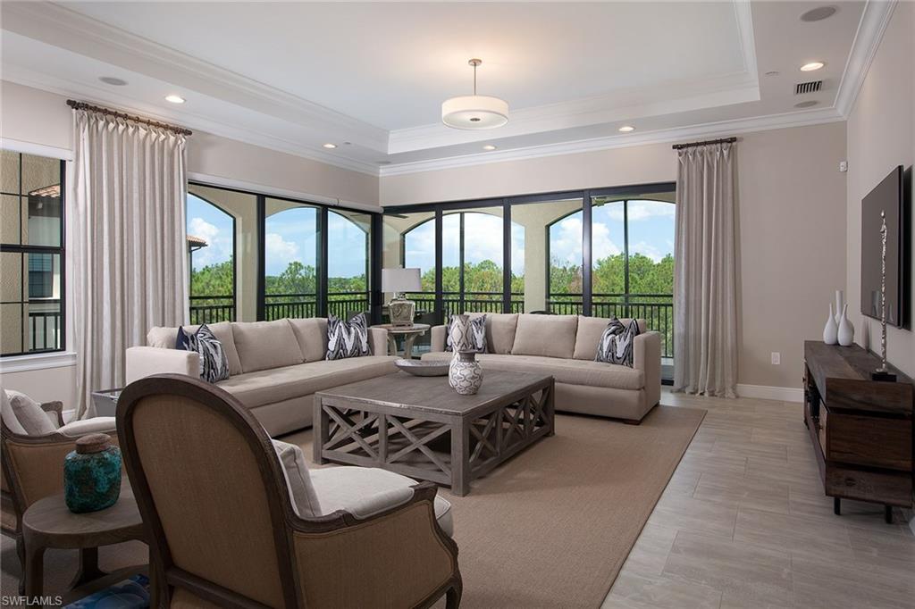 2733 Tiburon Boulevard East 302