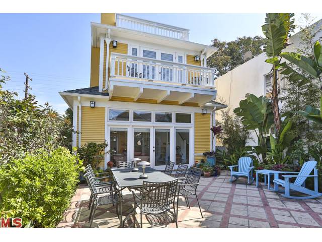 2824 2nd St