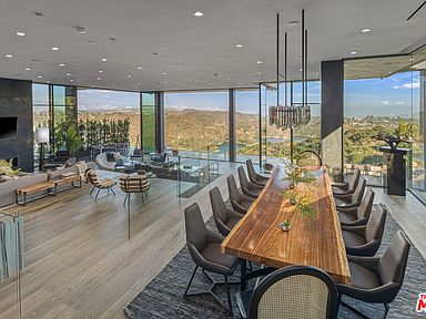 2304 Donella Cir