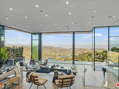 2304 Donella Cir