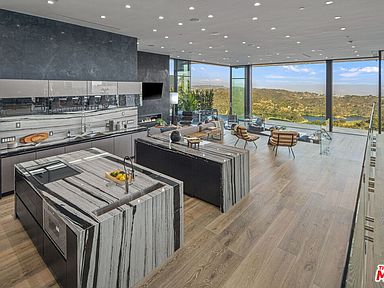 2304 Donella Cir