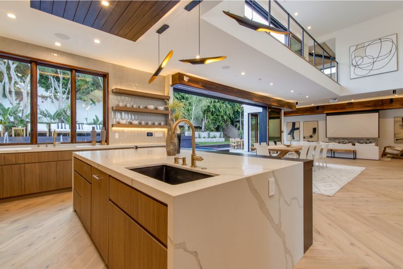 2021 Santiago Dr