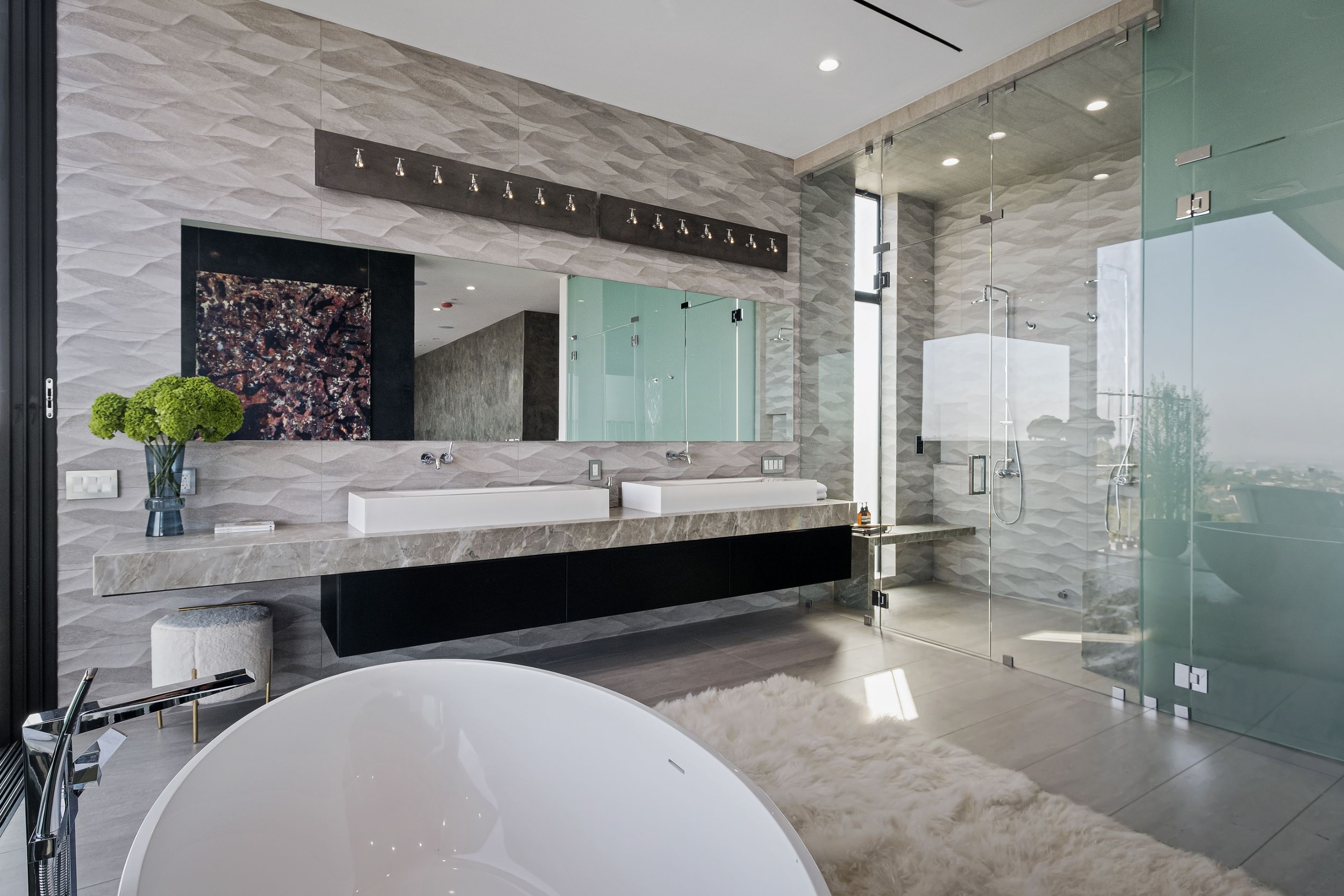 2304 Donella Cir