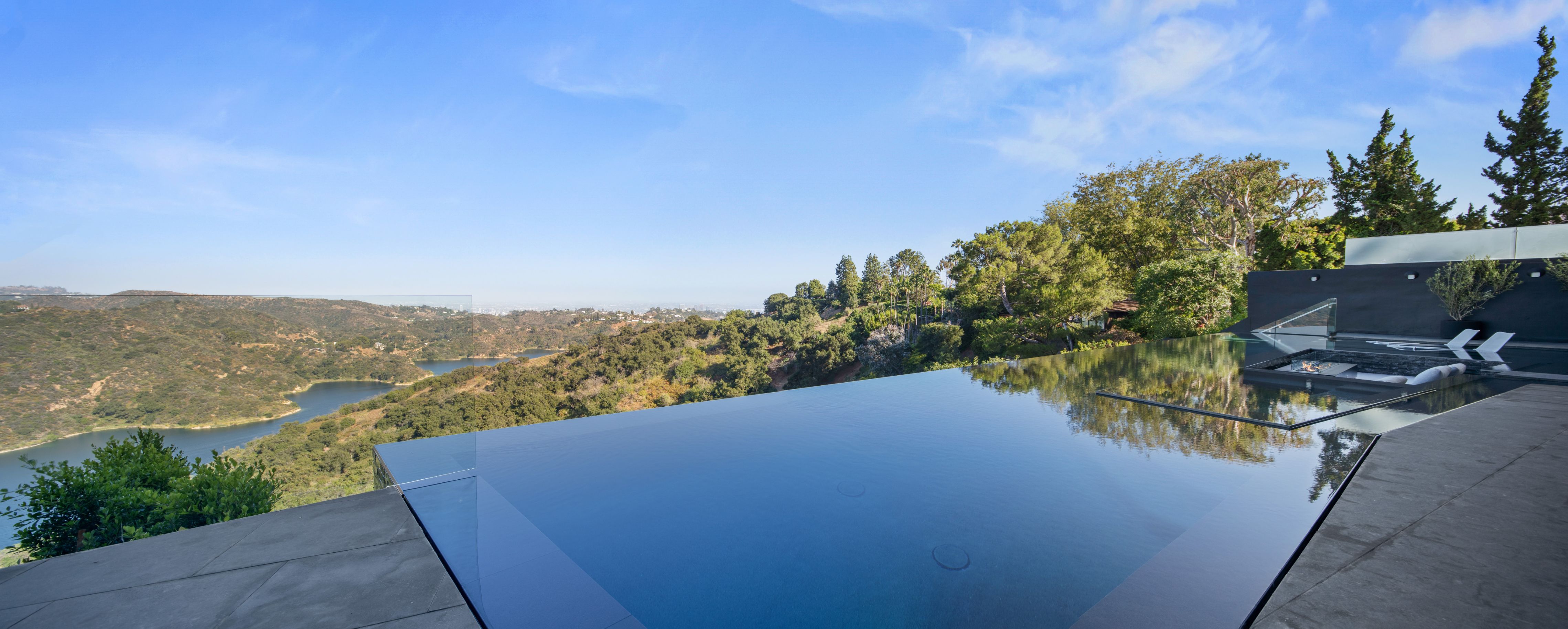 2304 Donella Cir