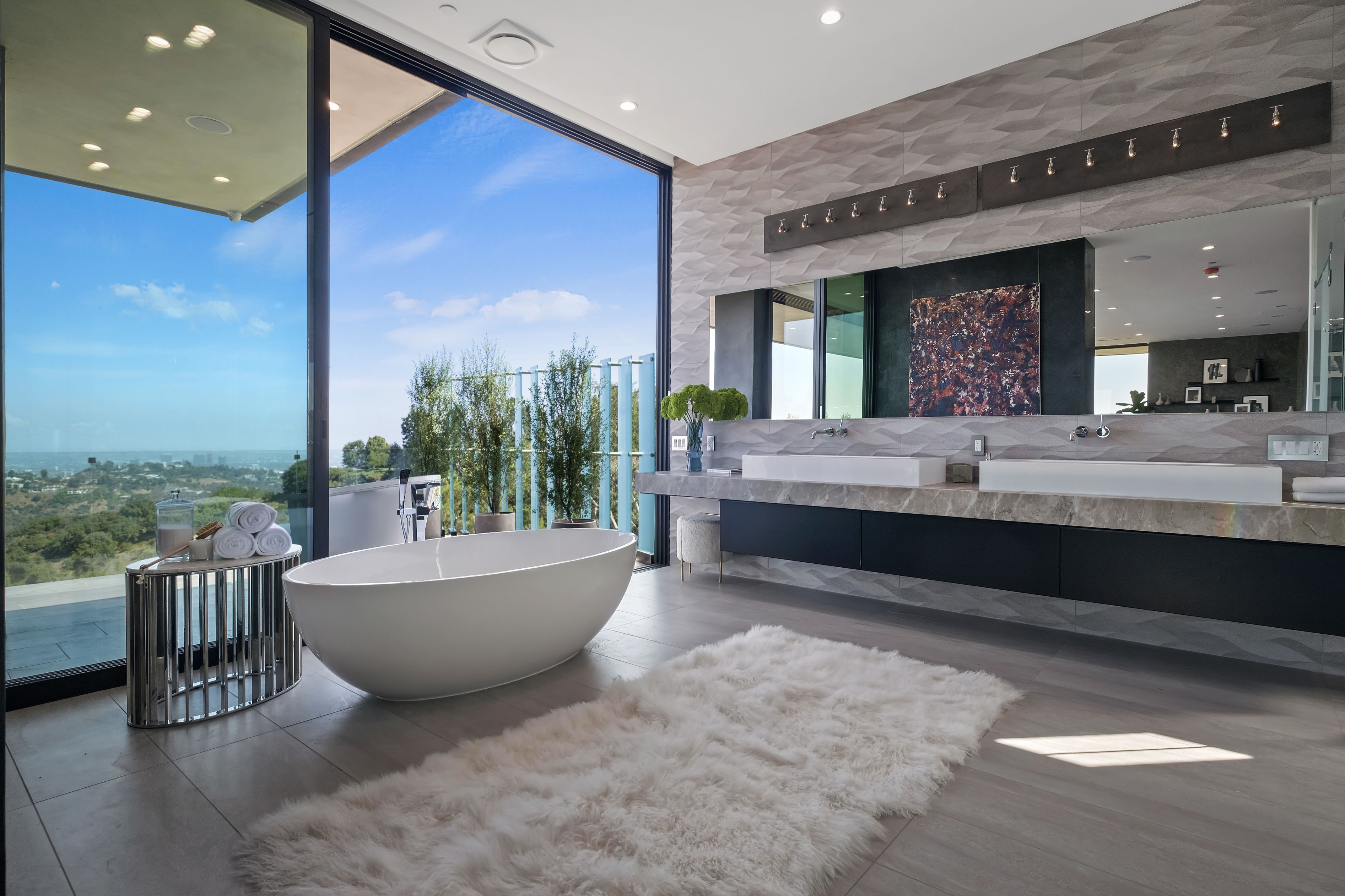 2304 Donella Cir