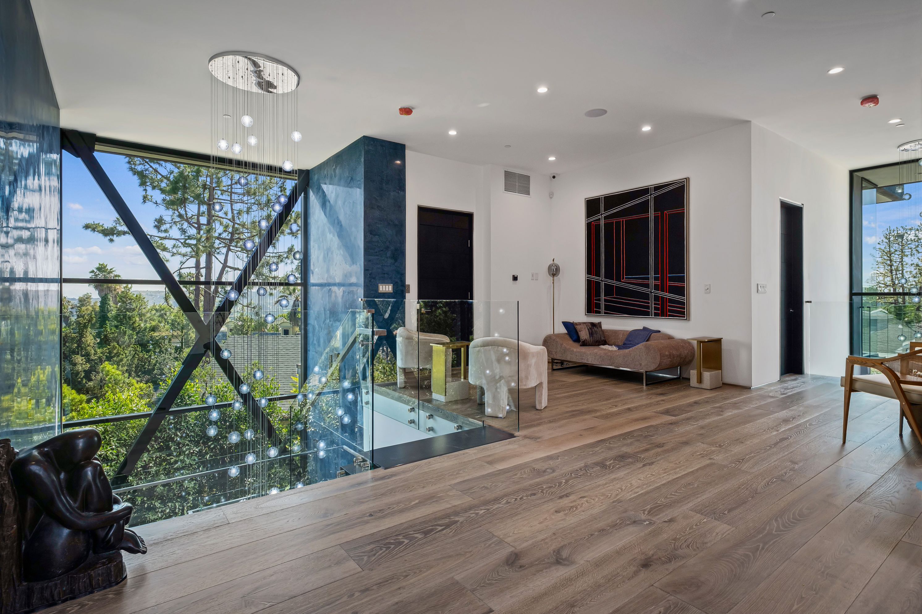 2304 Donella Cir