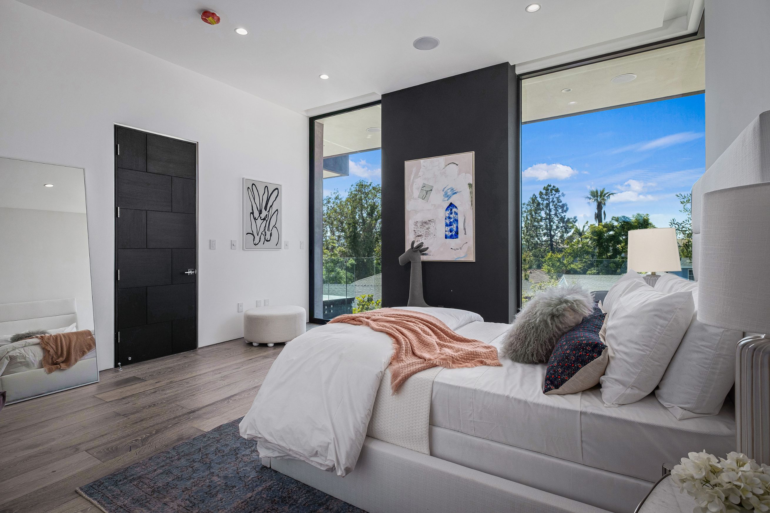 2304 Donella Cir