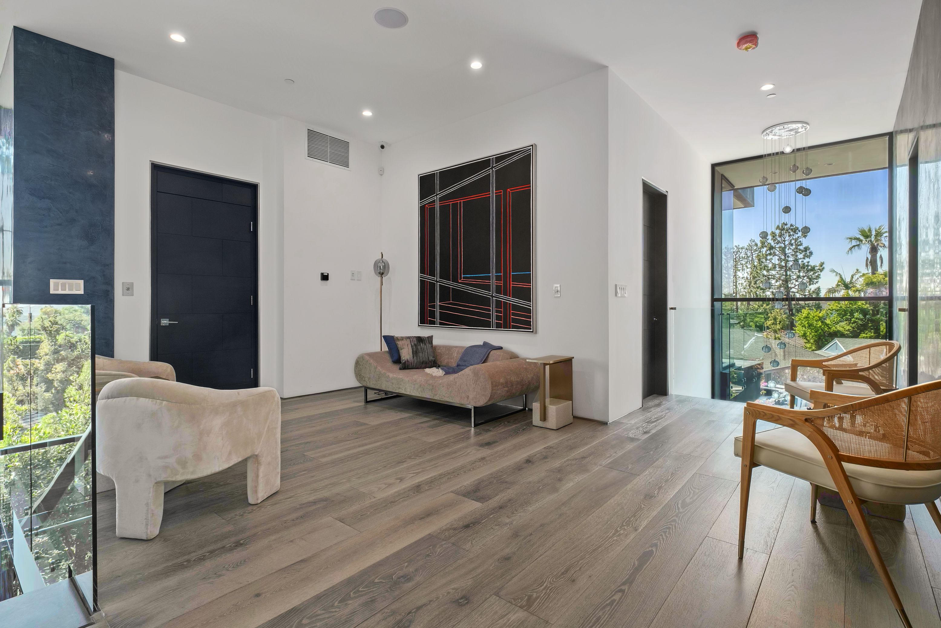 2304 Donella Cir