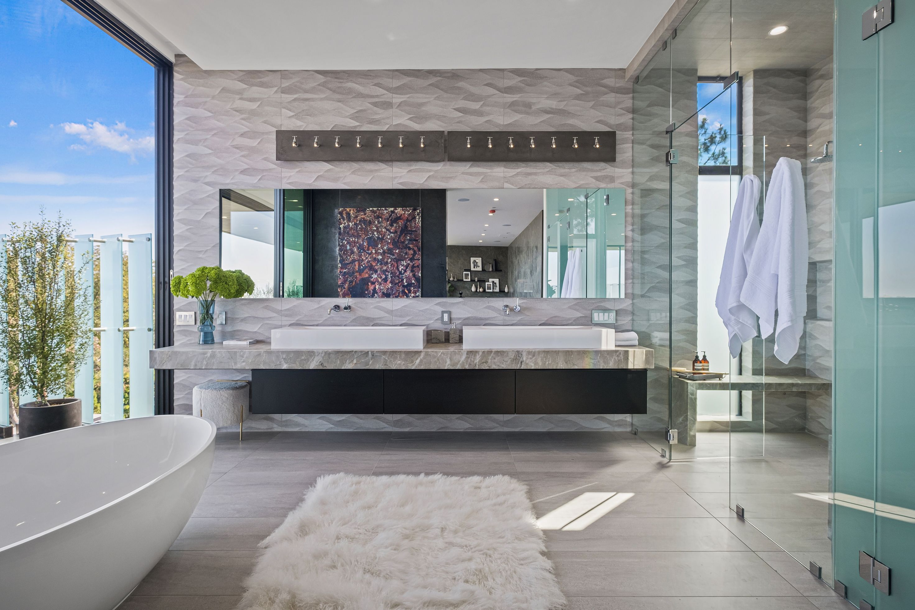 2304 Donella Cir