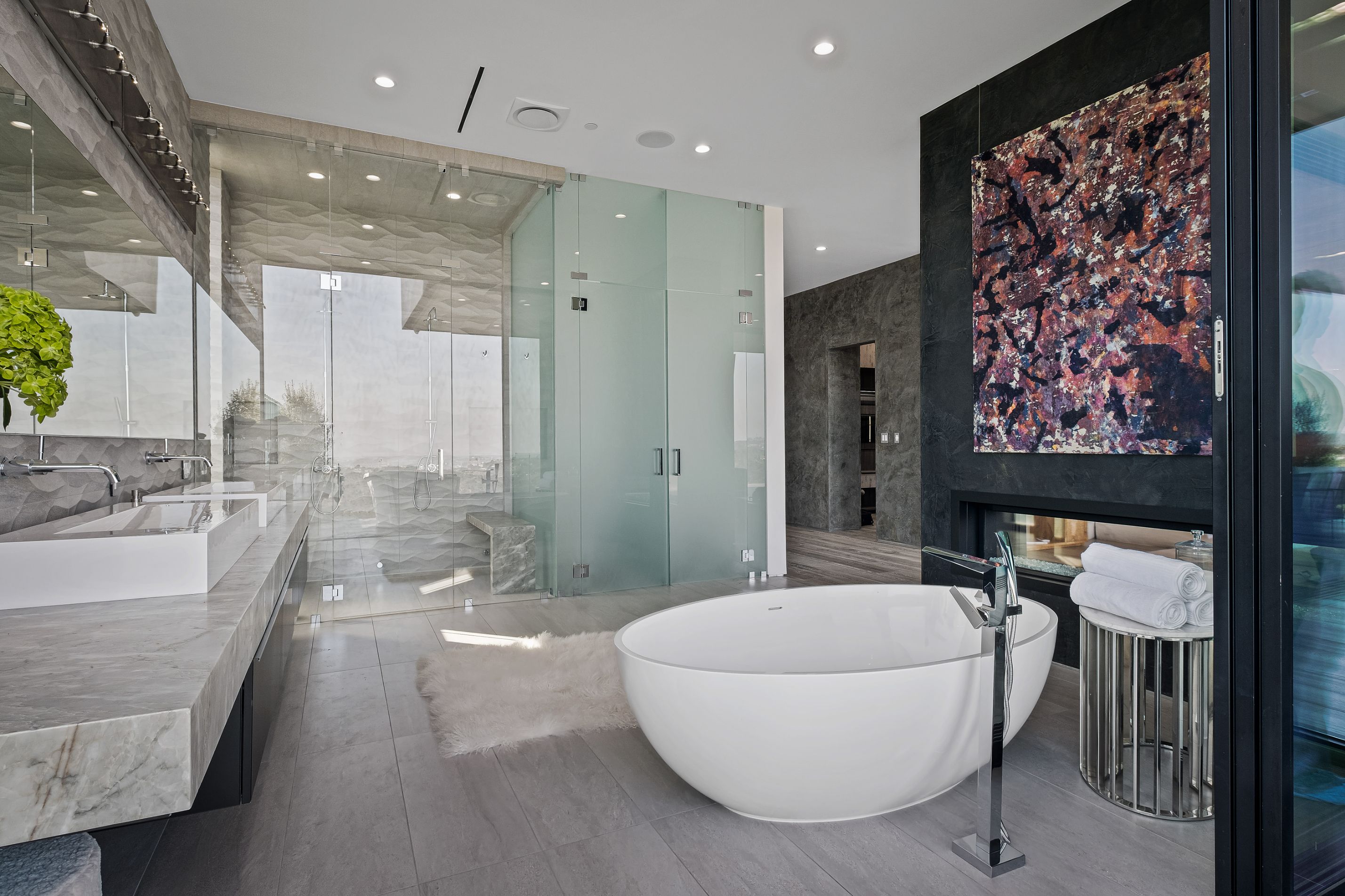 2304 Donella Cir